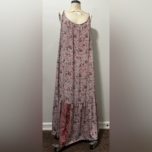 Karma Highway Dresses & Skirts - Karma Highway Floral & Paisley Print Maxi Dress. One size.
